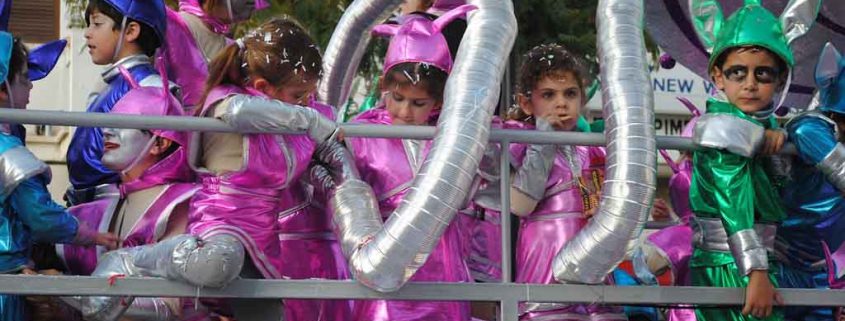 Veilig carnaval vieren - de hoofdzaken van de praalwagenverzekering